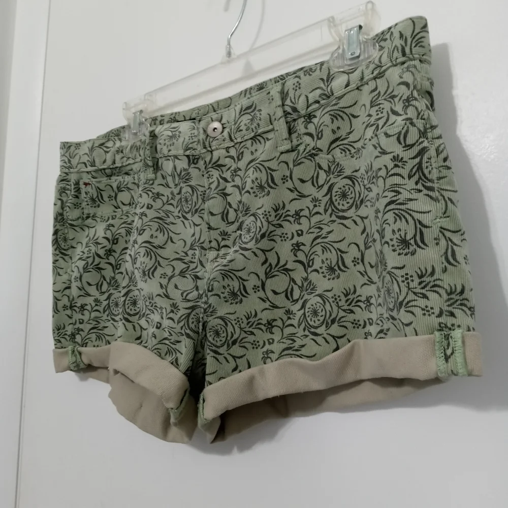Cult of Individuality Green Corduroy Floral 3 Pocket Shorts